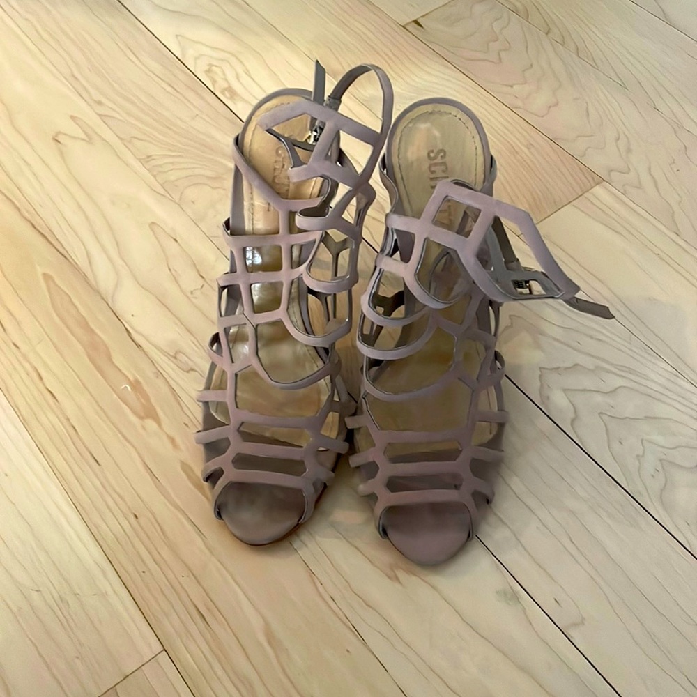 Shutz worn 8.5 pinkish / beige heels